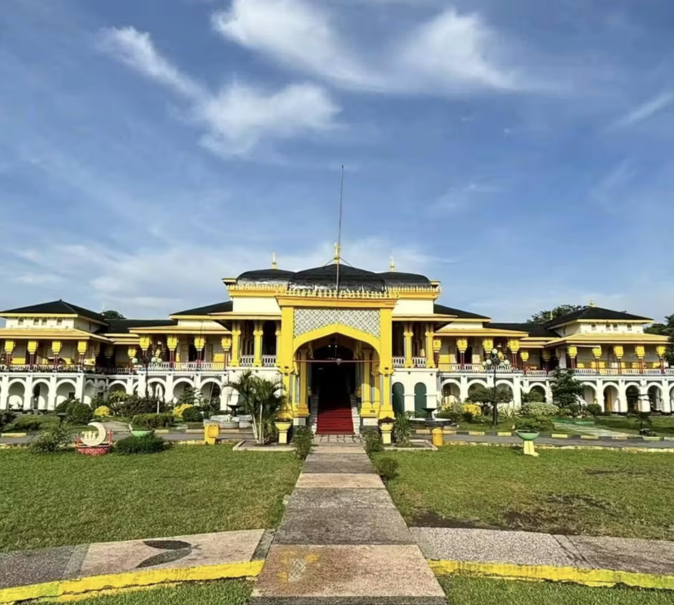 Medan Maimun Palace Sultanate Architecture and Departure Flight