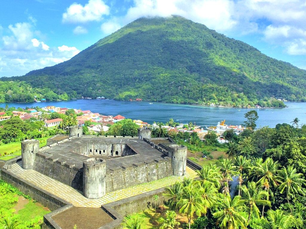 Banda Neira Fort Belgica and Lava Flow Coral Reef Snorkeling